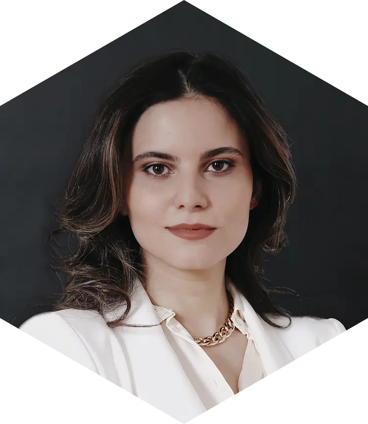 Лена Саносян